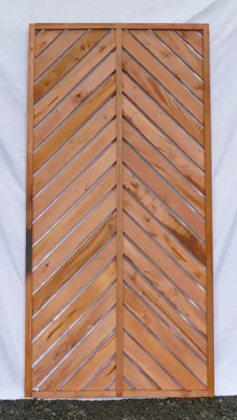 Product image of the product “Herringbone fence sizes 1800 x 900 mm made of mahogany ”